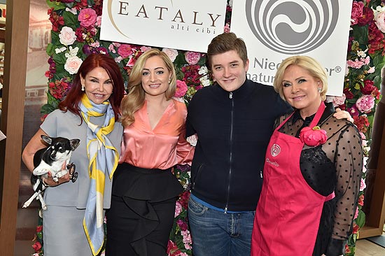 Dr. Cordula Niedermaier-May mit Tochter Grazia Stallone, Claudia Effenberg mit Sohn Thomas Tommy Strunz „Regulat Beauty Muttertags-Lunch” im "Eataly" in München am 06.05.2019 ©Foto: BrauerPhotos / Goran Nitschke fuer Niedermaier Pharma